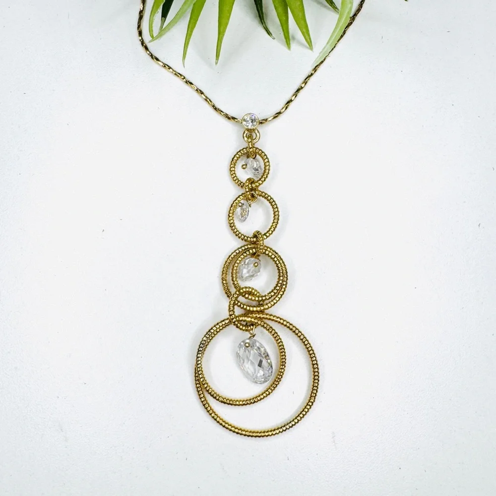 Vintage Y2K Faceted Clear Crystal Gold Tone Textured Circle Pendant Necklace